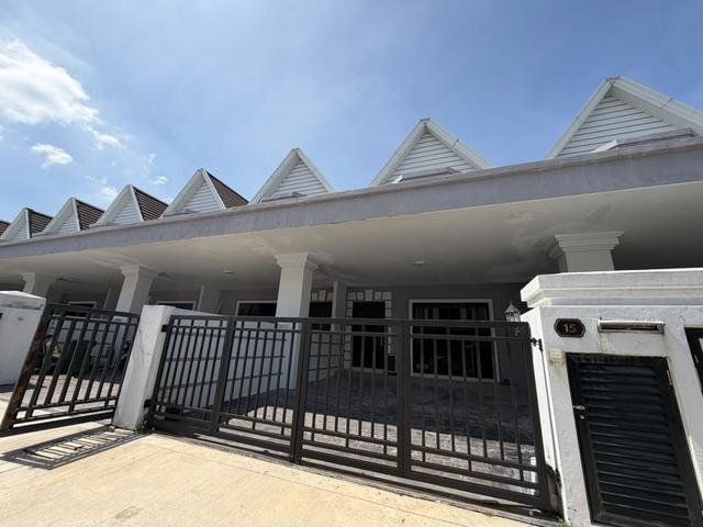 Eco Meadows Residence All New Gate Guarded 2Storey Terrace Cheaper