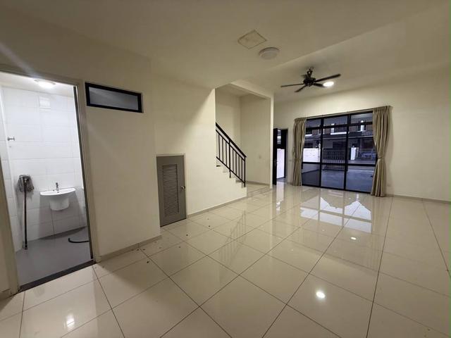 Eco Summer Ekoflora Partial Furnish near Mount Austin Crest Dato Onn