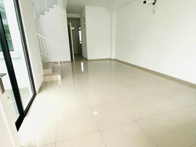 ECO TROPIC Low Deposit 3 Bed 2 Bath Near MMHE