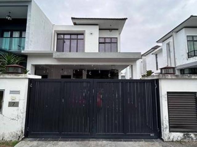 Eco Tropica facing Garden renovated cluster for sale