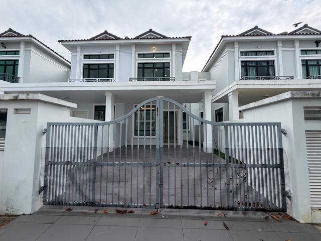 Eco Tropics Millsgate Renovated unit Strict security BV600K