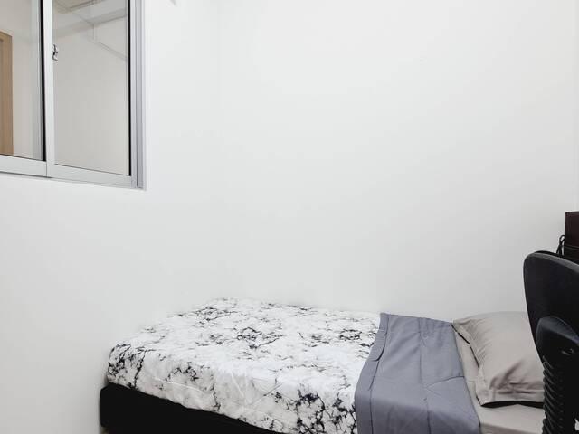 ECON3 – Economy room