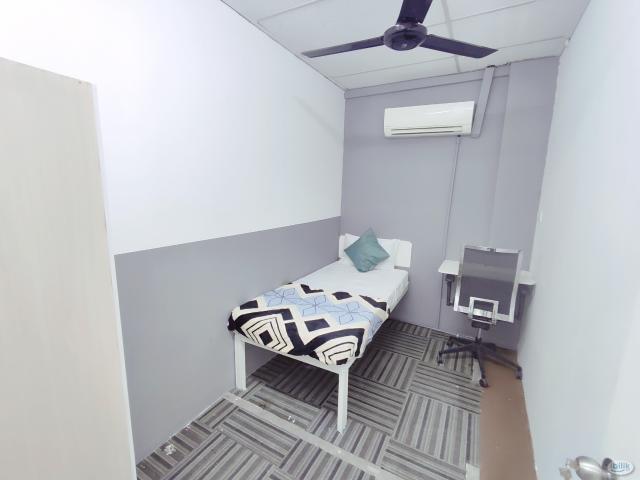 Economic female single room at glomac Centro commercial Bandar utama
