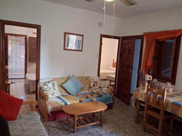 ECONOMICO! PRIMER PISO DE CASA A 100 METROS DE LA PLAYA