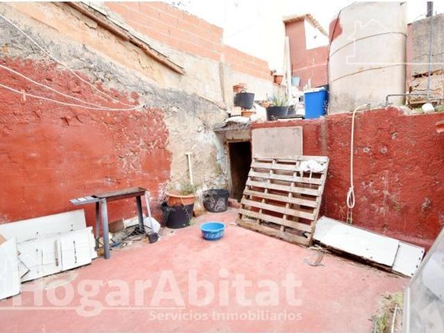 ¡ECONOMICA! AMPLIA CASA CON TERRAZA Y CON MUCHAS POSIBILIDADES