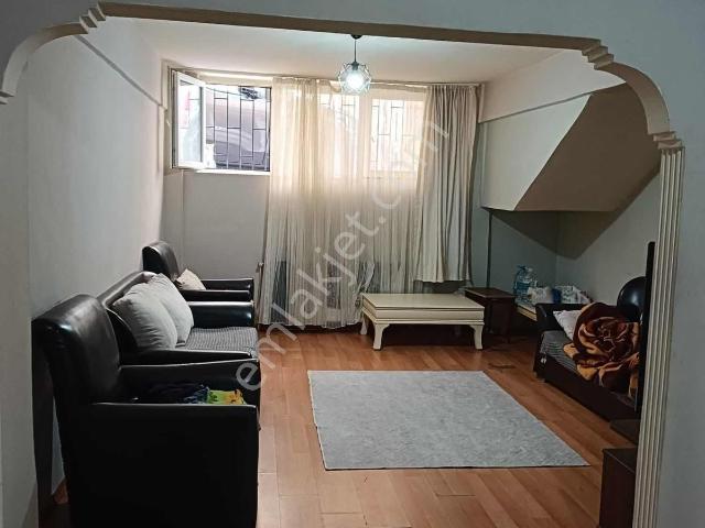 Ecem Emlaktan Merkezi Konumda 90m2 Bahçe Katı