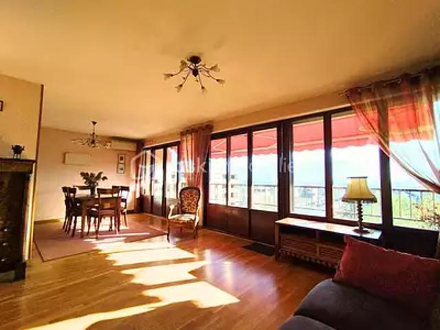 Echirolles 38130 Achat / Vente appartement 5 pièces t5 au dernier étage cave