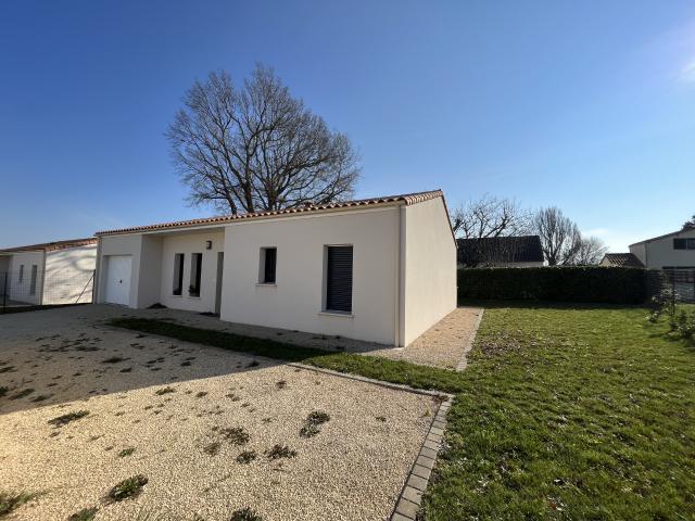 ECHIRE Maison plain pied T4 meublée