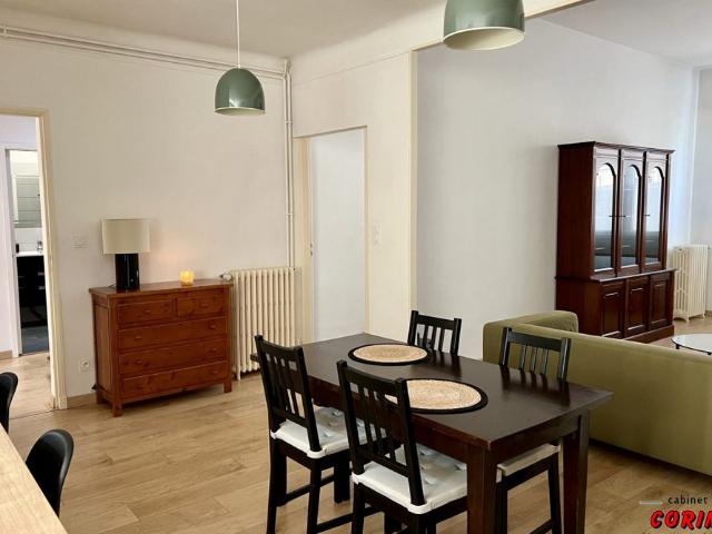 Echoppe meublée avec jardin et garage
