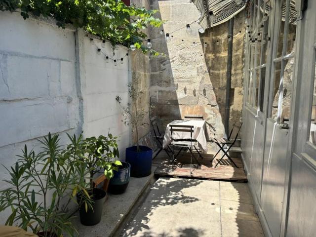 Echoppe de type 3 de 60 m² env. avec Petite Cour