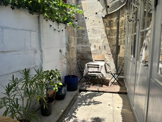 Echoppe de type 3 de 60 m² env. avec Petite Cour