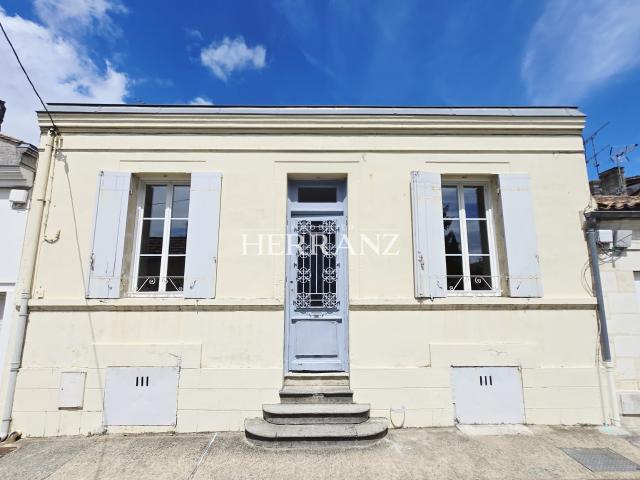 Echoppe Libournaise 90 m2 Cours et cave