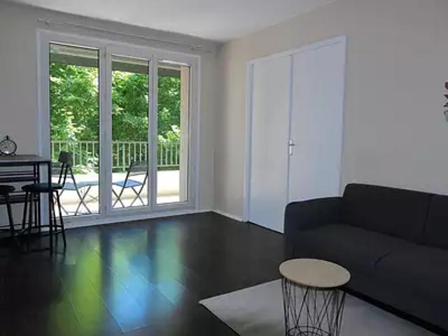 Ecully 69130 Location appartement 3 pièces t3 jardin cave
