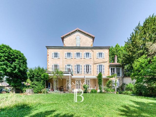 Écully, Duplex 3 Chambres 167 m² en location