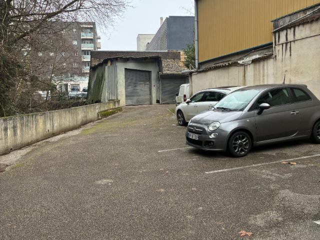 Écully Location Parking / Garage 69
