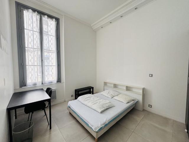 Ecusson, appartement meublé 3 chambres et cuisine pour colocation