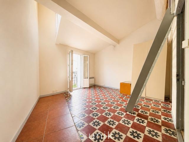 ECUSSON: Tres jolie Studio mezzanine