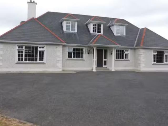 Earlsgrove, Knocktopher, Co. Kilkenny is for rent