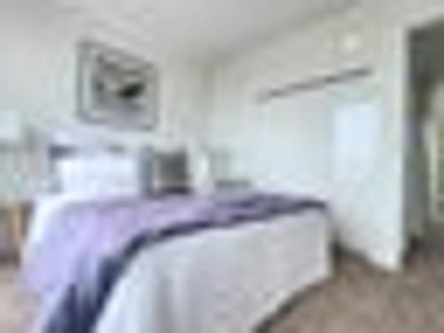 Early $700k Fresh, Stylish & Spacious