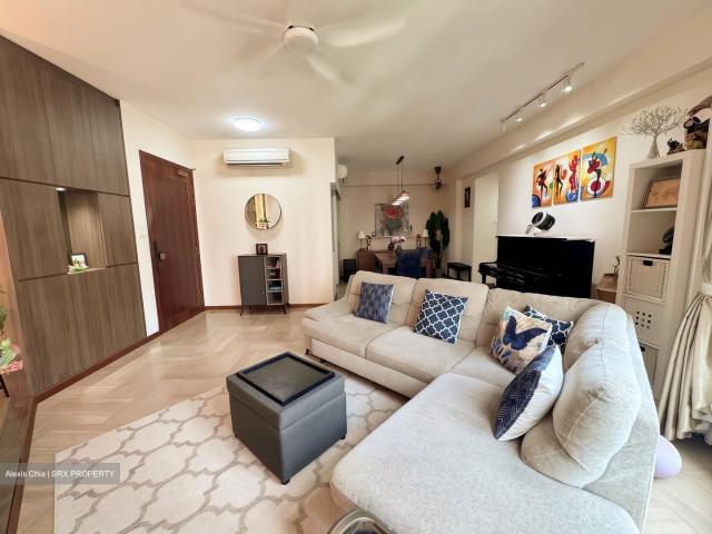 East Meadows D16, Condominium