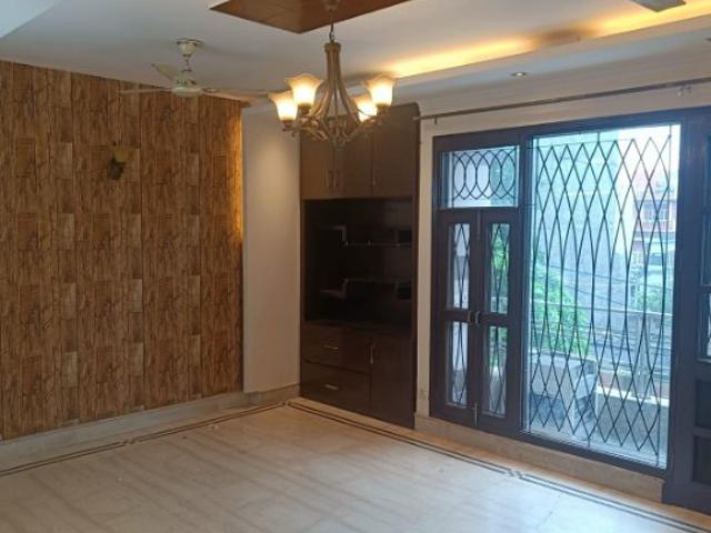East Of Kailash 3 Bedroom 125 Sq. Yd. Builder Floor in East Of Kailash Delhi Listing ID: #9903
