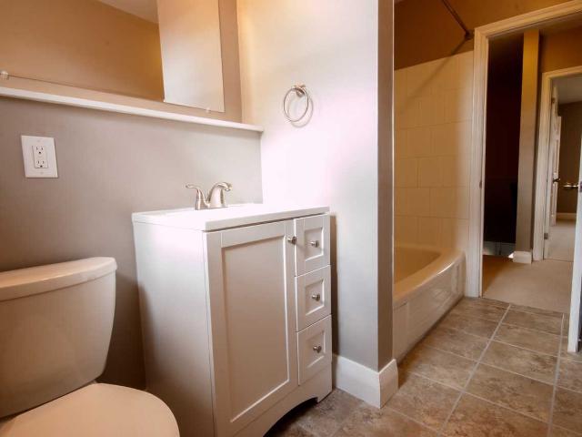 East 42nd Street 3 Bedroom Home for Rent at 387 387, 391, 395, 399, 423 & 425 East 42nd St, Hamilton, ON L8T 3A8 Hampton Heights