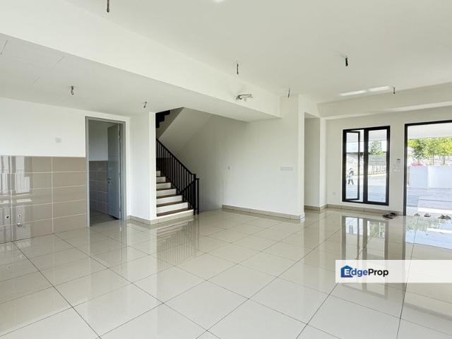 East 57 Residensi Laman Timur