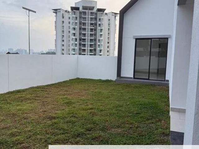 East 57 Residensi Laman Timur