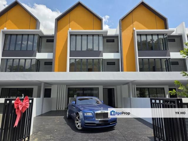 East 57 Residensi Laman Timur