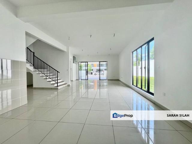 East 57 Residensi Laman Timur