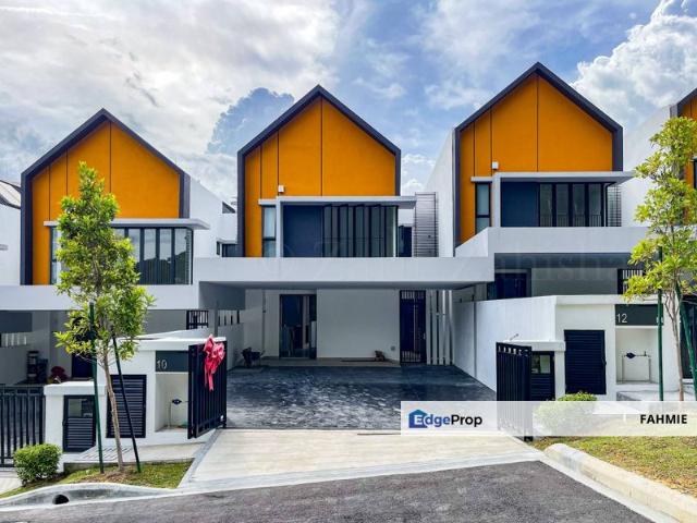 East 57 Residensi Laman Timur