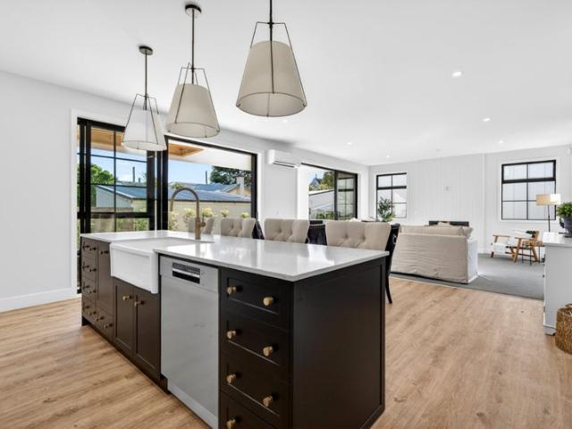 Eastbourne, 4 bedrooms
