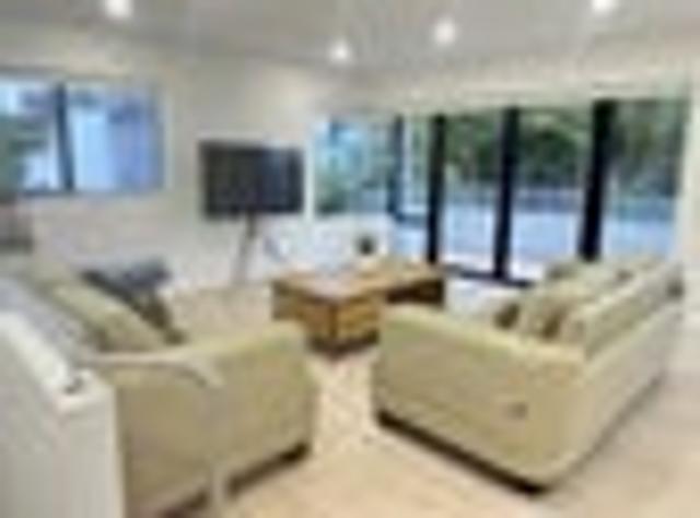 Eastern Beach, 4 bedrooms, $950 pw