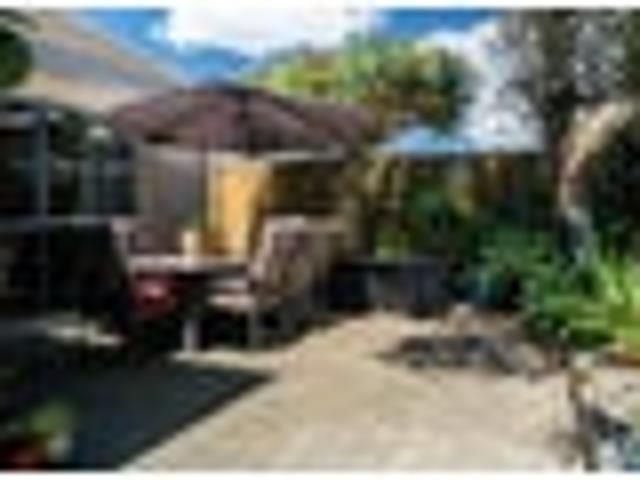 Eastern Beach, 5 bedrooms, $1150 pw