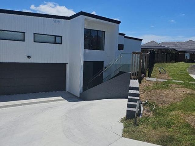 eastern beach, 5 bedrooms