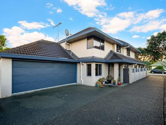 eastern beach, 5 bedrooms