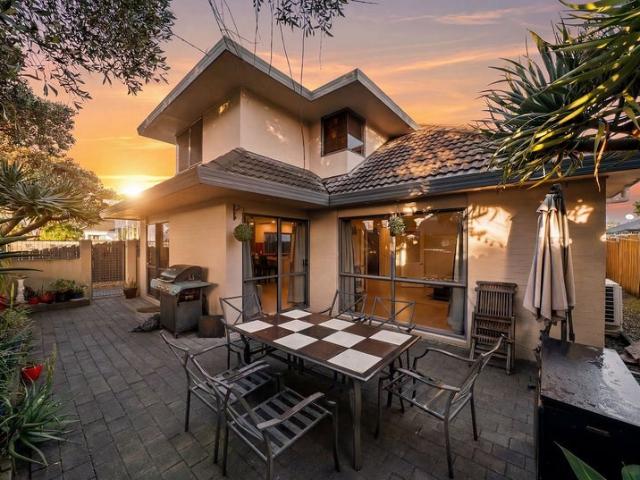 eastern beach, 5 bedrooms