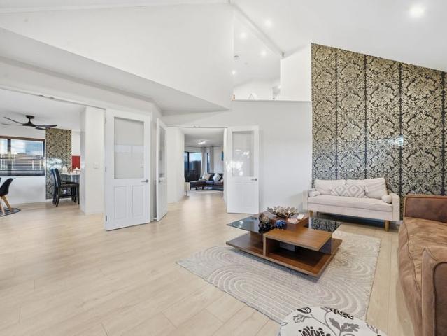 eastern beach, 5 bedrooms
