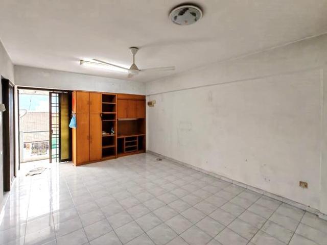 Eastern Court Batu Lanchang Greenlane 700SF High Floor