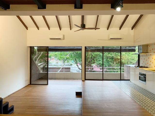 Eastern Lagoon II Condominium For Sale, $1,538,000, 1 Bed 1 Bath 721 sqft $2,133.00 psf