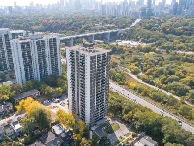 Eastmount Apartments Townhouse 3 bedroom available at 33 Eastmount Avenue, Toronto [object Promise] for Rent