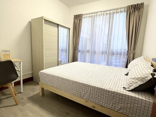 Eastpoint Green D18, Condominium