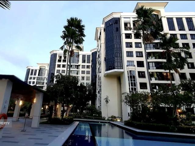 Eastpoint Green D18, Condominium