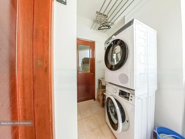 Eastpoint Green D18, Condominium