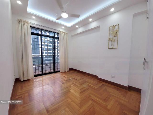 Eastpoint Green D18, Condominium