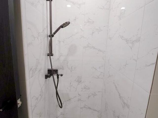 Eastpoint Green D18, Condominium