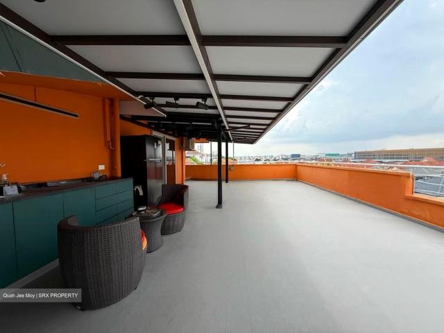 Eastwood Centre D16, Apartment