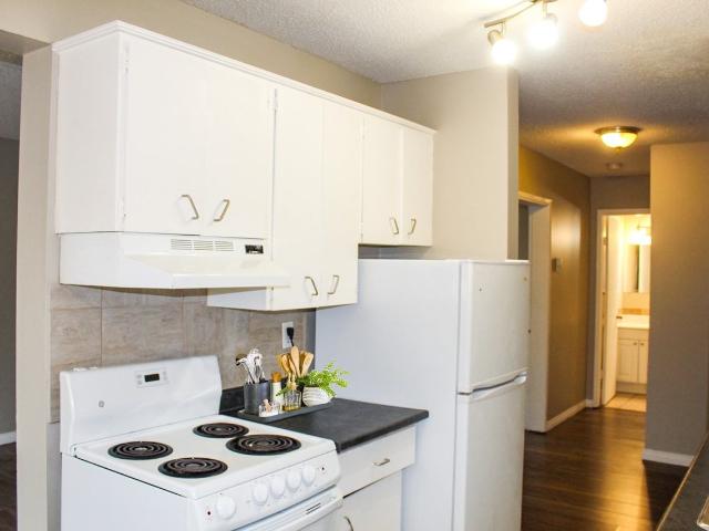 Eastwood Manor 1 Bedroom Apartment for Rent at 11920 82 St Nw, Edmonton, AB T5B 2W3 Eastwood