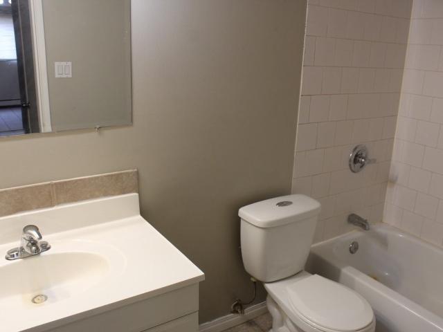 Eastwood Manor 2 Bedroom Apartment for Rent at 11920 82 St Nw, Edmonton, AB T5B 2W3 Eastwood