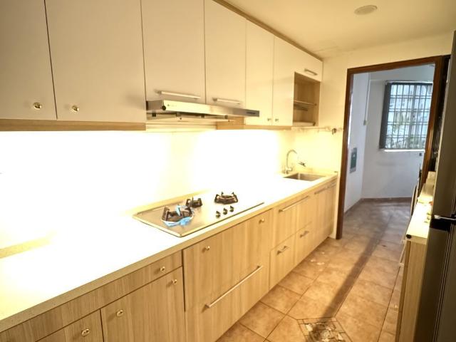 Eastvale D18, Condominium